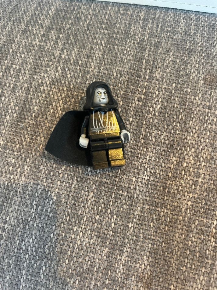 Emperor Palpatine - Light Bluish Gray Head, light Bluish Gray Hands