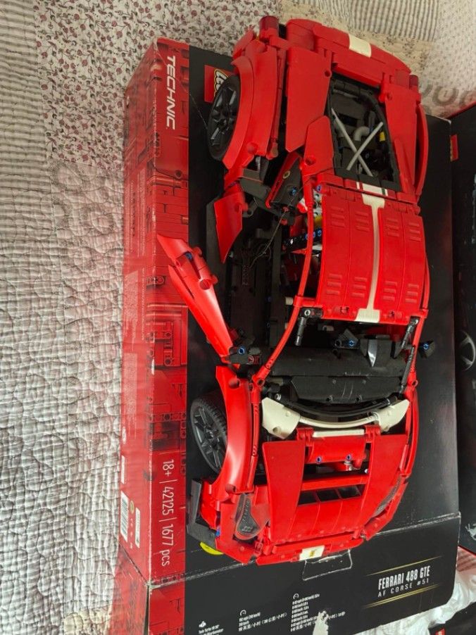 Ferrari GTE 488 (42125)