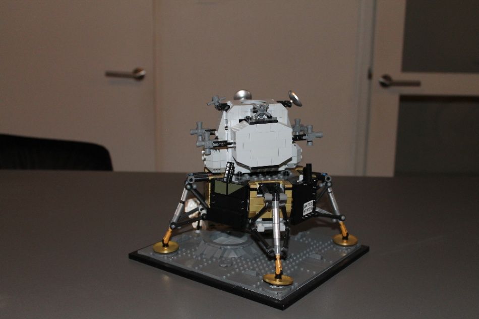 LEGO 10266 Apollo 11 Lunar Lander – Compleet met doos