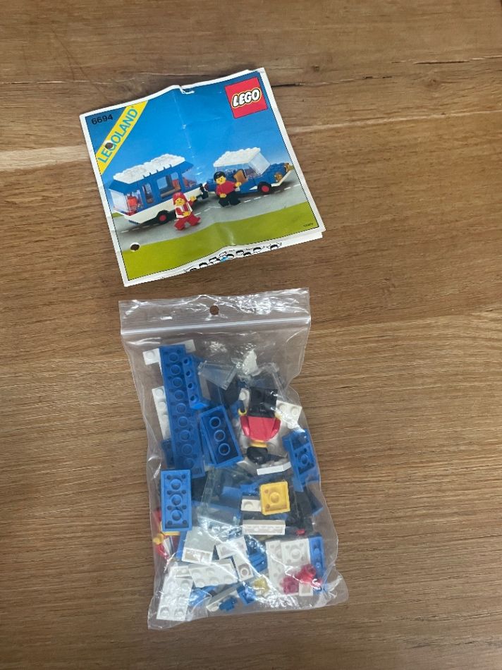 Lego 6694 Car with caravan