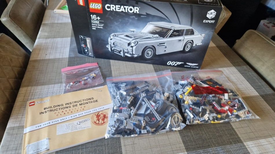 LEGO Creator Expert Aston Martin DB5 (10262) compleet met doos en handleidingen