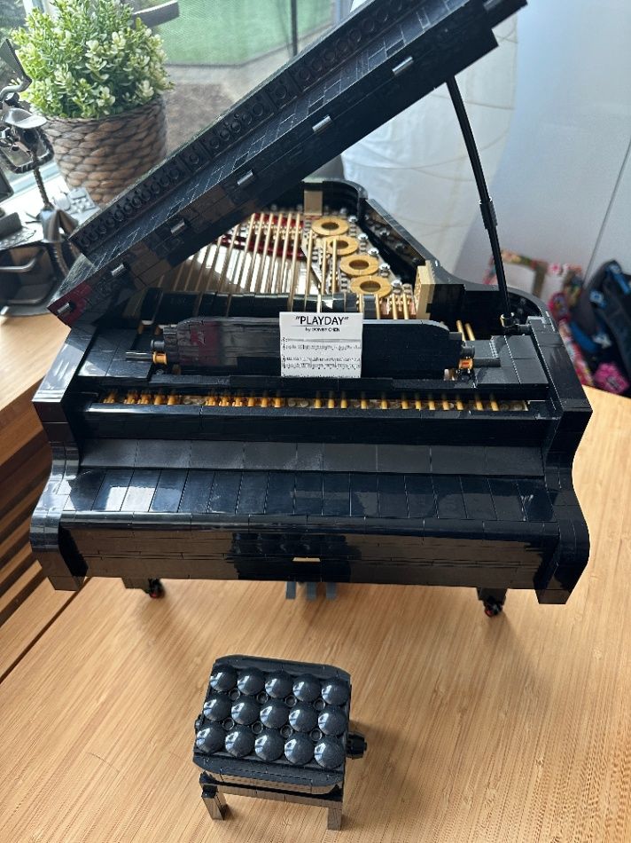 Lego Grand Piano