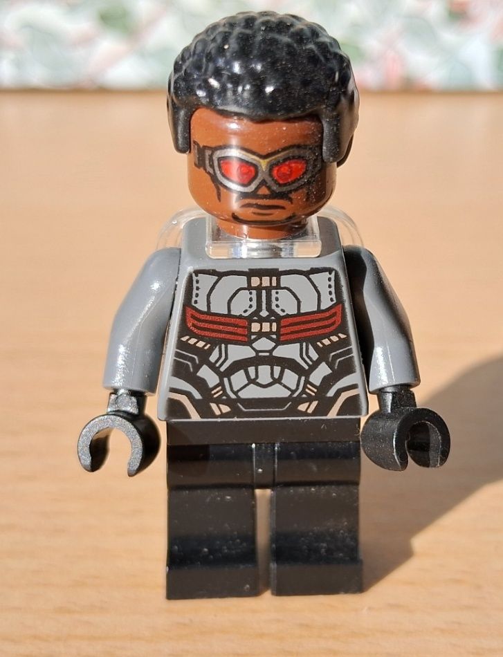 LEGO Marvel Falcon Minifiguur