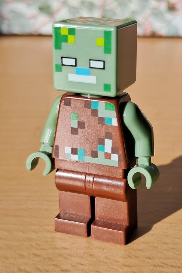 LEGO Minecraft Minifiguren – Alex‑variant & Zombie