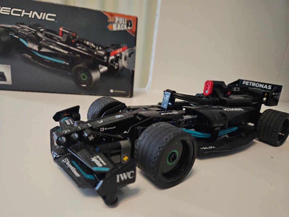 LEGO Technic Mercedes- Performance Pull-Back - 42165 — LEGO te koop op BrickVillage