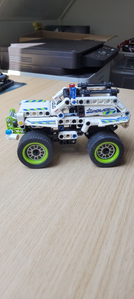 Lego Technic, politie onderscheppingsvoertuig (42047)