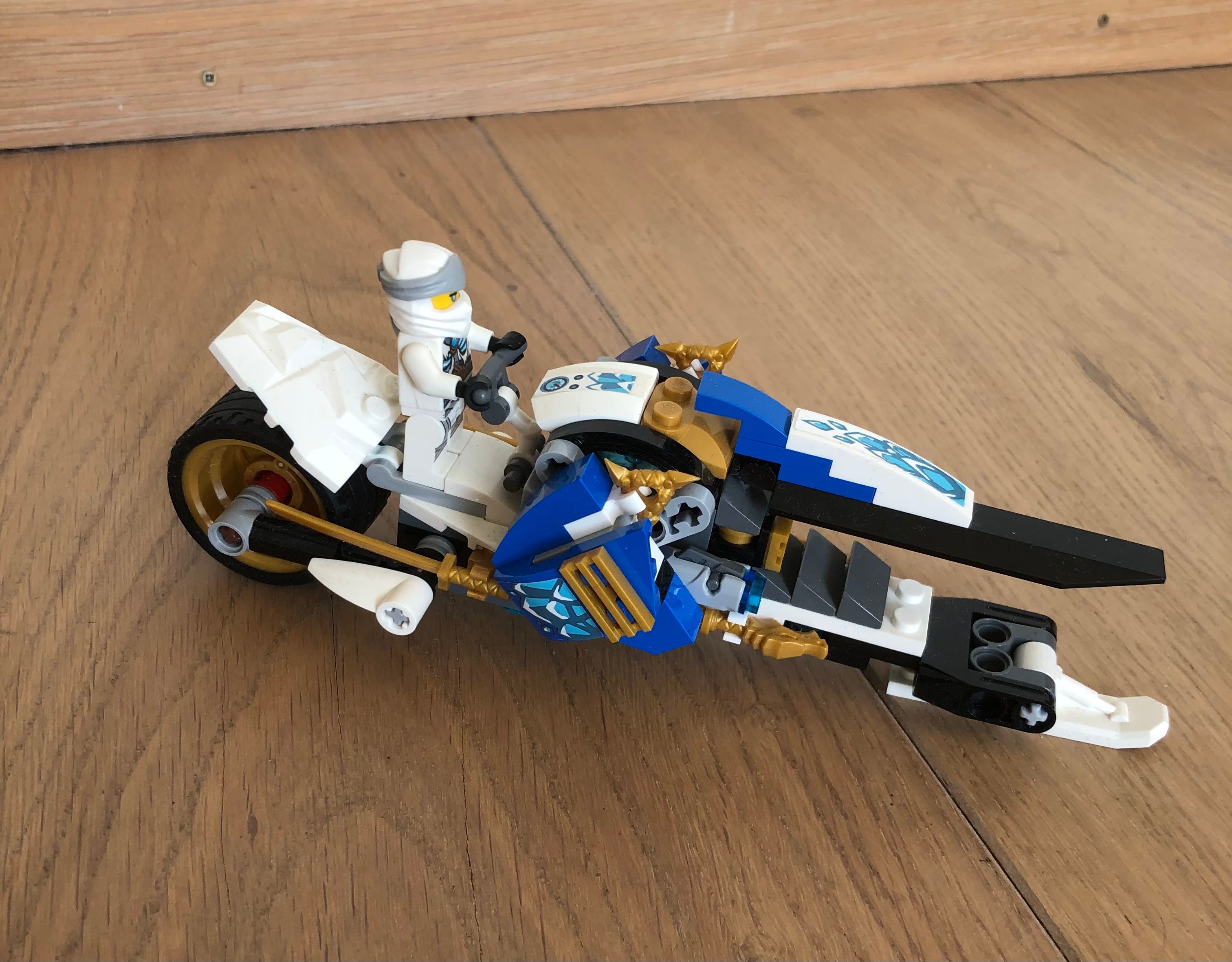LEGO Ninjago Legacy Zwaardmotor & Sneeuwscooter - 70667