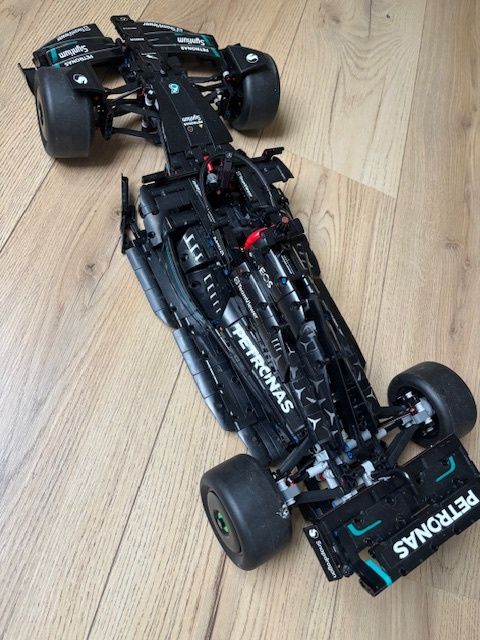 Mercedes-AMG F1 W14 E Performance (42171)