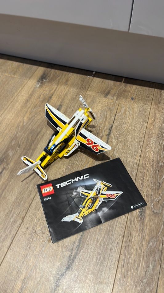Technic 42044